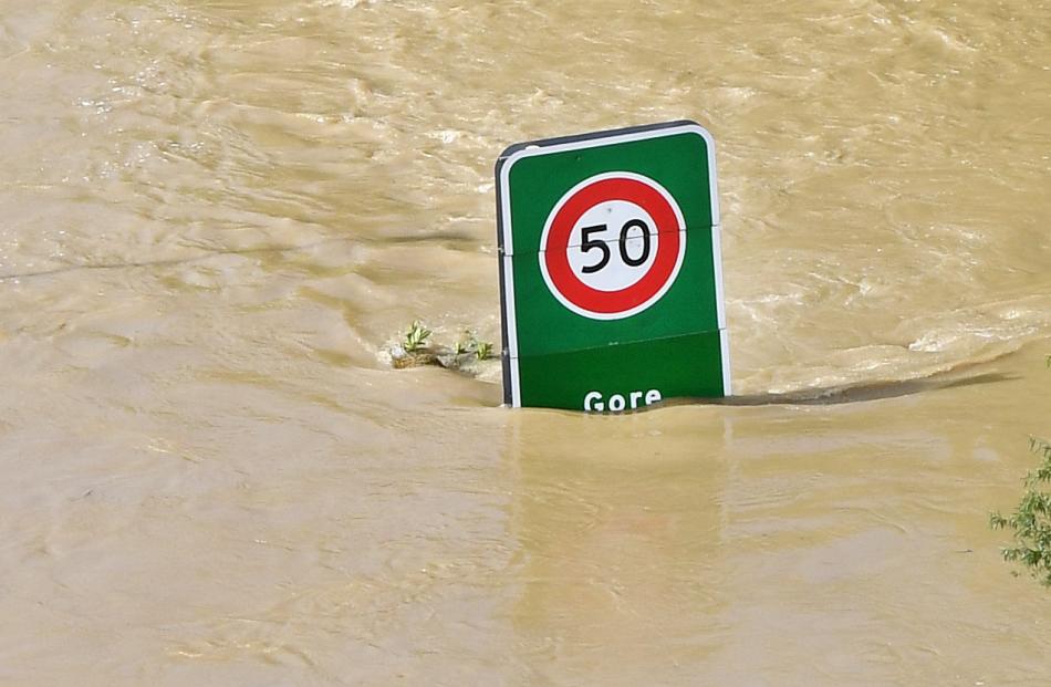 Road signs signal the extent of the problem at the Gore River Tce entrance. Photos: Stephen Jaquiery