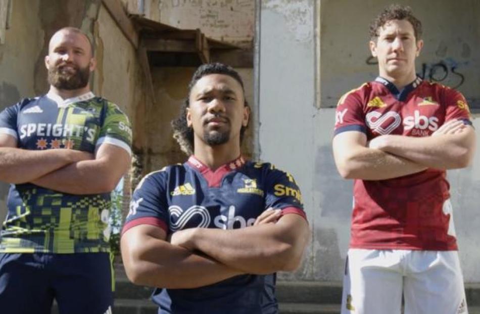 The Highlanders training jersey (L), home jersey (C) and away jersey (R) for 2022/23. Photo:...