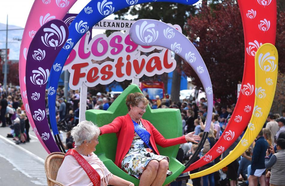 Festival Senior Queen Ann Davies (right) and runner-up Robyn McGregor were all smiles during the...