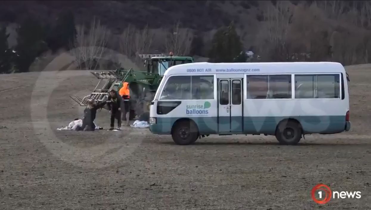 A Sunrise Balloons bus at the scene where the hot air balloon came down. Image: One News