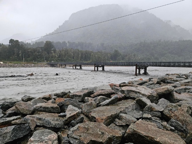 The rising Waiho River on the West Coast on Wednesday morning. Photo: RNZ